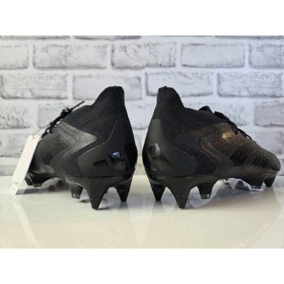 Athletic_Shoes